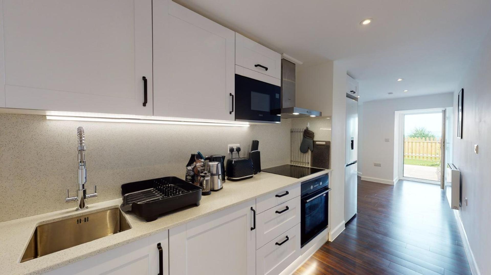Stylish Apartment W/ Private Garden - Dog Friendly Newport Kültér fotó